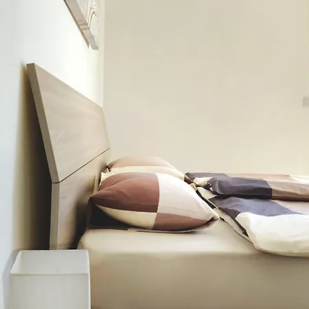 Calypso Apartment *